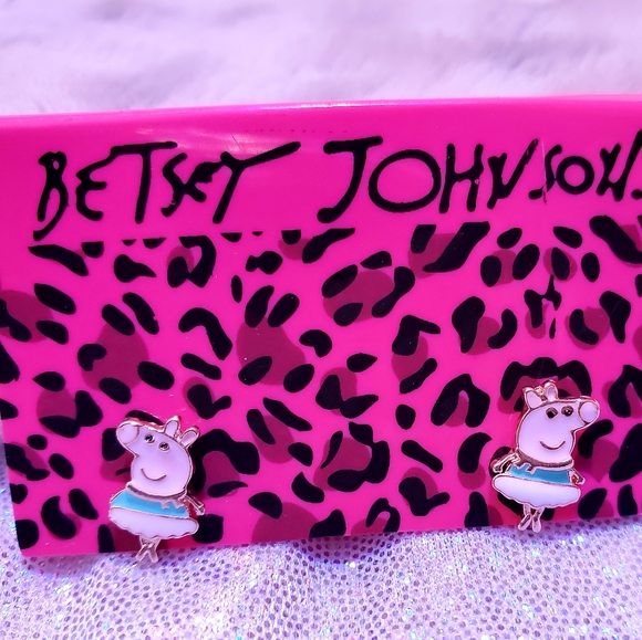 2 pairs of adorable Peppa pig earrings - Picture 6 of 11